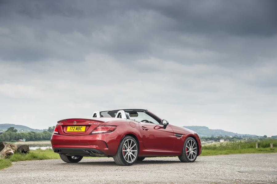  Mercedes-AMG SLC43 2016 года  (UK) (фото 25 из 30)